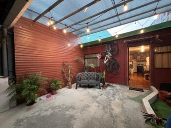 Se vende espaciosa casa con patio en Guadalupe San José 26-635 en Guadalupe, Goicoechea, San José — $160,000 - Foto 5 de 22