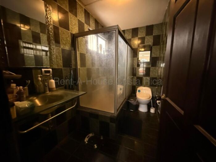 Alquiler | Casa amueblada de 2 habitaciones en Escazú #27-114 GS en San Rafael, Escazú, San José — $1,750