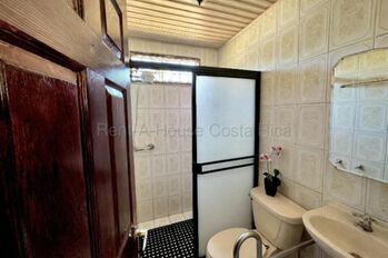 Venta de propiedad amplia con casa y apartamentos para inversión #26-1520 GS en San Pablo, Heredia — $800,000 - Foto 5 de 15