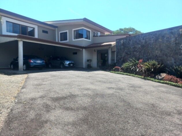 Alquiler de casa en La Garita, Lagos del Coyol. RAH 25-1352 en Garita, Alajuela — $5,000