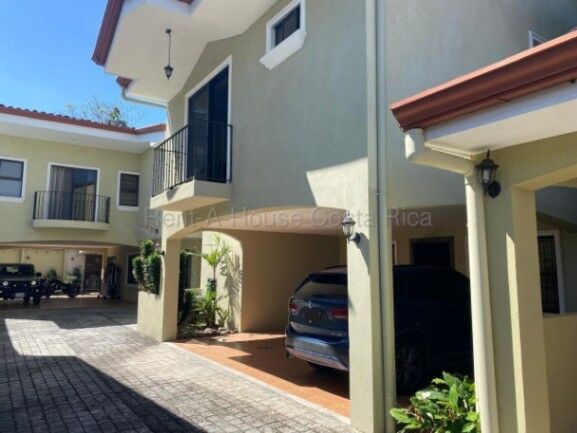 Alquiler de Casa Amueblada en Santa Ana. RAH 26-1963 en Santa Ana, San José — $1,750