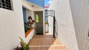 Venta de Propiedad con Uso Mixto en San Vicente de Moravia, Los Colegios. RAH 27-9 - Foto 2 de 3