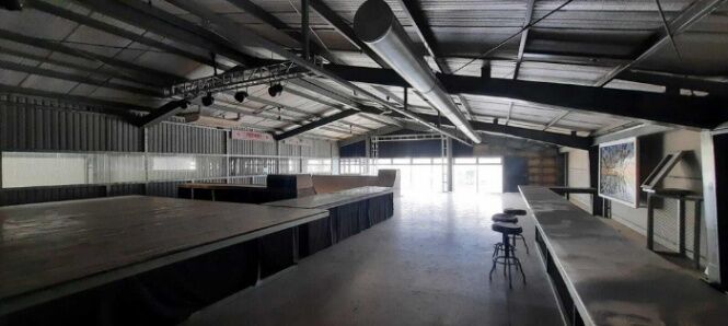 Se venden 2 amplias bodegas para inversión en Santa Ana 23-2829 en Santa Ana, San José — $2,800,000