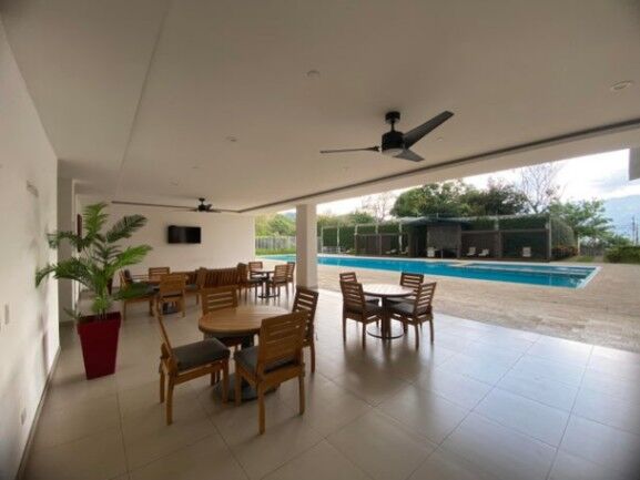 Se alquila moderno apartamento en Pozos Santa Ana 25-1739 en Pozos, Santa Ana, San José — $950