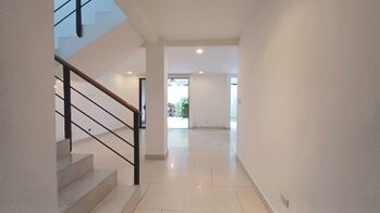 Alquiler de Casa en Pozos de Santa Ana. RAH 26-602 en Pozos, Santa Ana, San José — $2,600 - Foto 4 de 20