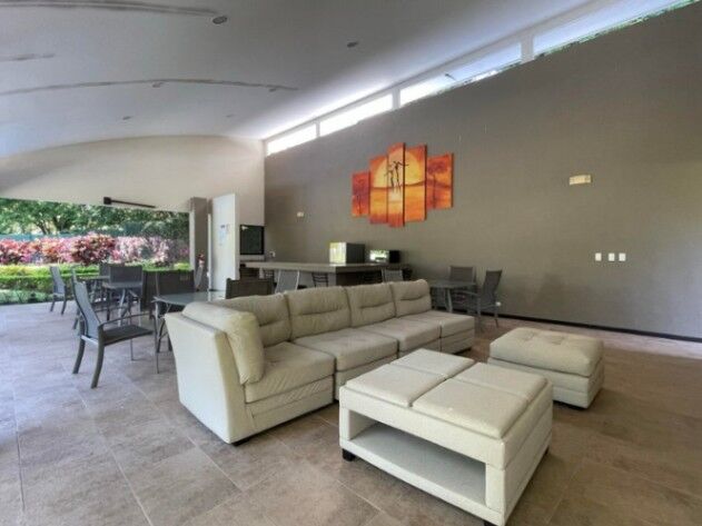 Venta de lindo apartamento ubicado en Sta Ana 26-915 in Santa Ana, San José — ₡ 88 000 000