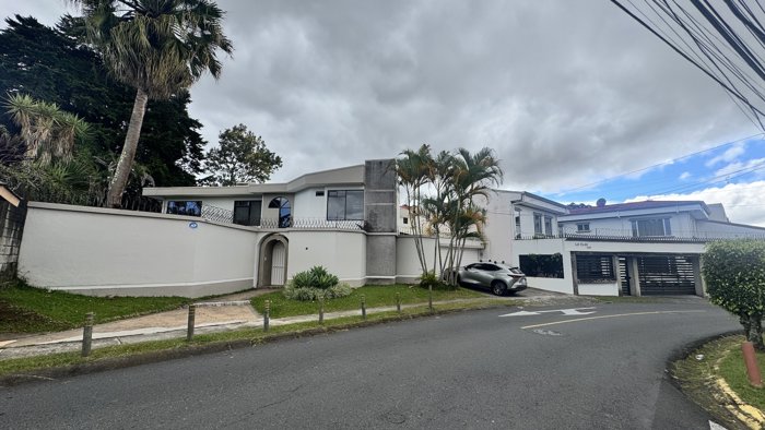 Alquiler de Casa para Oficina Amueblada en Curridabat (AD) en Granadilla, Curridabat, San José — $3,500