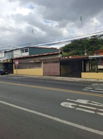 VENDO CASA EN CURRIDABAT. USO DE SUELO MIXTO en Curridabat, San José — ₡ 80 000 000
