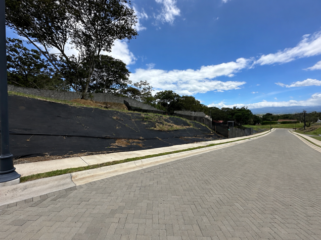 Lote de 617m2 en La Guacima en Guácima, Alajuela — $128,000 - Foto 3 de 26