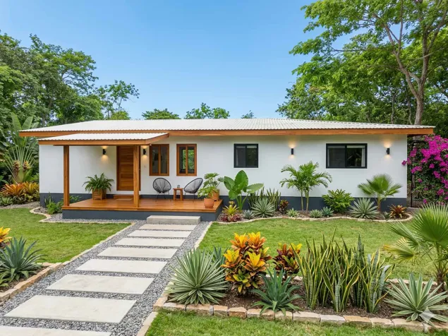 Casa Moderna Estilo Ranch en Black Stallion Eco Ranch en Tamarindo, Santa Cruz, Guanacaste — $475,000 - Foto 2 de 8