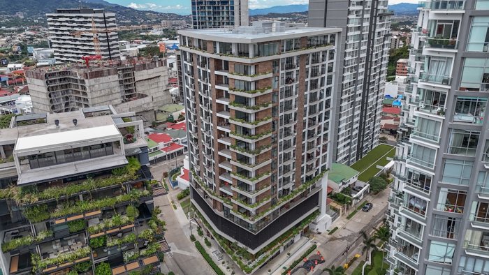 Apartamento de 3 Habitaciones en Torre Parkwood Nunciatura en Mata Redonda, San José — $2,900