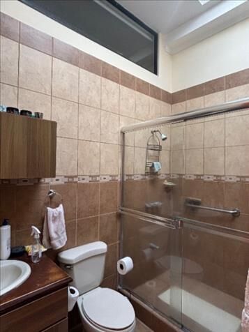  Casa hermosa en San Juan, Tibás, San José — ₡ 107
