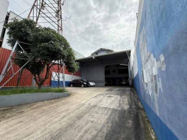 Se vende edificio industrial de 2 plantas en Heredia 26-508 in Heredia — $685,000