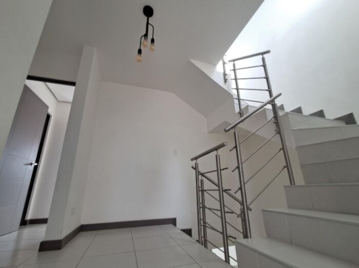 HERMOSA CASA EN HACIENDA LINCOLH HEREDIA in San Miguel, Santo Domingo, Heredia — $250,000