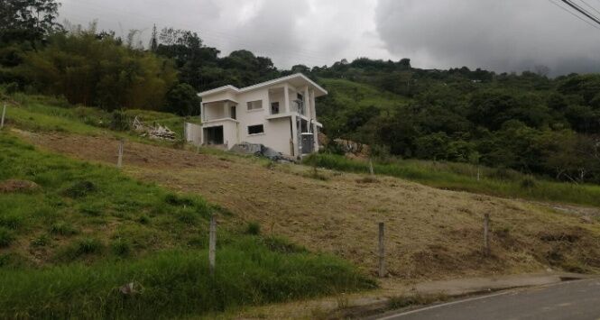 Se vende lote en San Antonio Escazú 26-1399 en San Antonio, Escazú, San José — ₡ 60 000 000