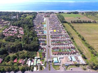 Venta de Casa Amueblada, Puntarenas, Bejuco, Condominio Málaga