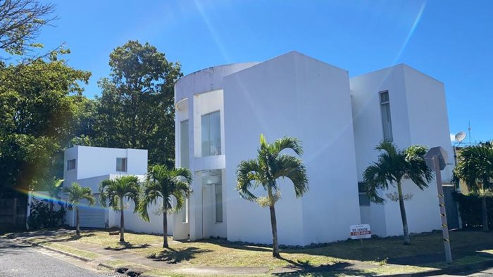Venta, Casa, Alajuela, Residencial in Alajuela — $398,000 - Photo 2 of 20