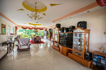 Residencia de lujo con amplios espacios en finca de 5502 m2 – Heredia en San José, San Isidro, Heredia — $900,000 - Foto 3 de 9