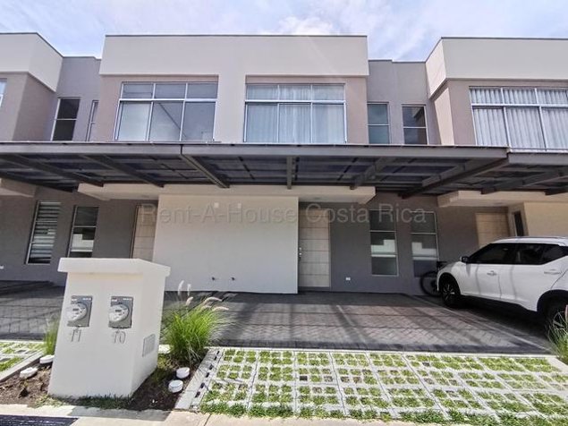 Alquiler de Casa en Santo Domingo-San Vicente, Heredia. RAH 27-465 en San Vicente, Santo Domingo, Heredia — $1,450