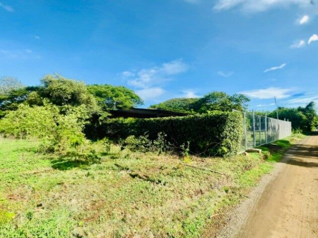 Build Your Dream in La Garita Nueva, Near Tamarindo en Tamarindo, Santa Cruz, Guanacaste — $150,000