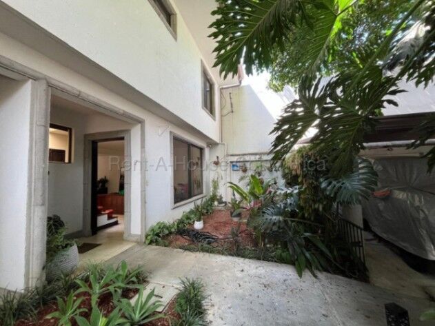 Venta de Casa en Escazú-San Rafael. RAH 26-1729 en San Rafael, Escazú, San José — $245,000