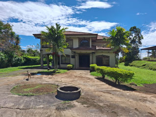 FOR SALE 4-bedroom house with large lot in Puriscal in Santiago, Puriscal, San José — $350,000 - Photo 5 of 32