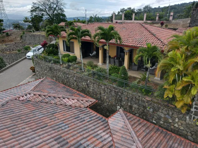Motivated seller – Price to move immediately en Naranjo, Alajuela — $389,000 - Foto 2 de 35