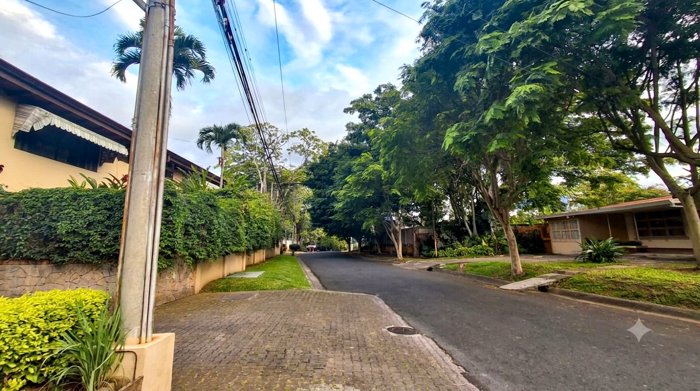 Apartamento en Venta en Torres del Robledal - Planta Baja en Uruca, San José — $145,000 - Foto 3 de 15