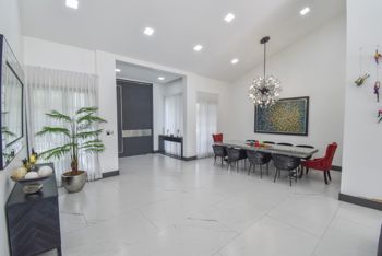 Casa de un Nivel con 4 Habitaciones en Valle del Sol in Pozos, Santa Ana, San José — $1,400,000 - Photo 3 of 47
