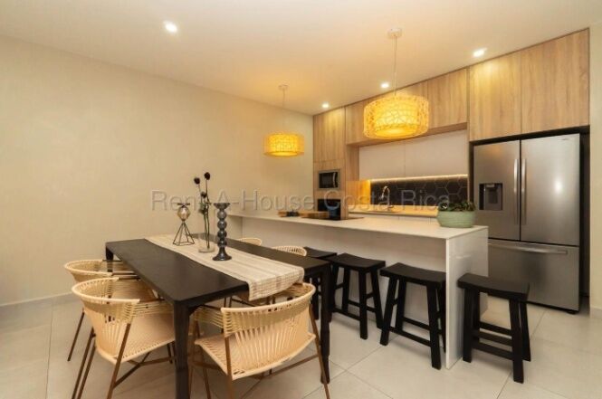 Casa amueblada 1 nivel con terraza y amenidades premium #26-1699 GS en Pozos, Santa Ana, San José — $1,700