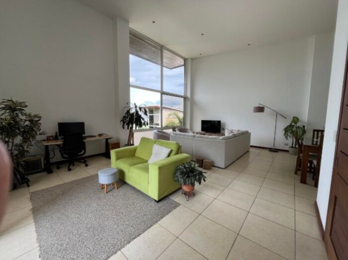 Venta de Encantador Apartamento en Santa Ana / Mls. 26-718 OFC JB en Santa Ana, San José — $230,000