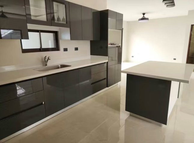 CASA STO.DOMINGO HEREDIA in Pará, Santo Domingo, Heredia — ₡ 165 000 000 - Photo 3 of 14