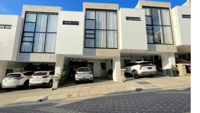 Alquiler de TOWNHOUSE en Santa Ana-Pozos. RAH 27-269 in Pozos, Santa Ana, San José — $1,600