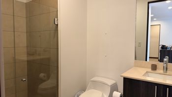 Alquiler de apartamento amueblado en Distrito 4, Escazú in San Rafael, Escazú, San José — $2,000 - Photo 3 of 17