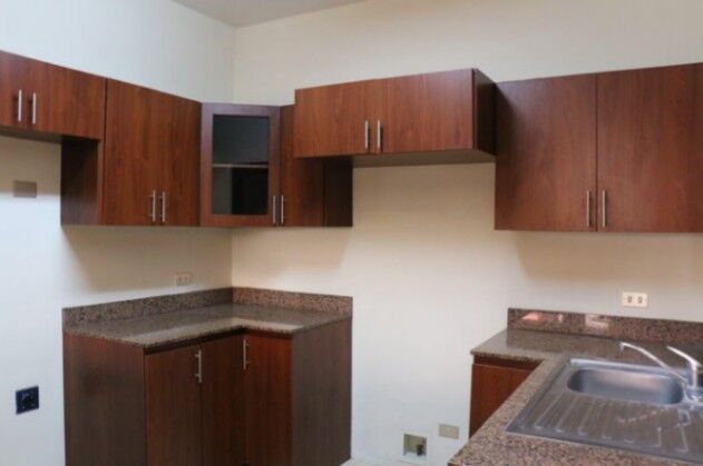 Se vende espaciosa casa con patio en Brasil Santa Ana 23-906 in Brasil, Santa Ana, San José — $225,000