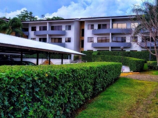 Se vende amplio apartamento en Santa Ana San José 26-1008 in Santa Ana, San José — $180,000