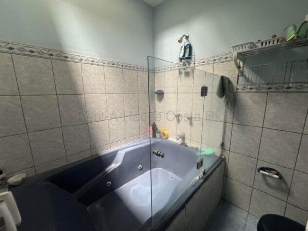 Venta de Hotel en Montes de Oca-San Pedro. RAH 26-1811 in San Pedro, Montes De Oca, San José — $1,900,000