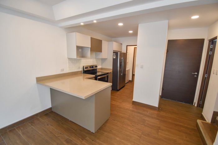 Condominio de 3 Habitaciones en Escazú in San Rafael, Escazú, San José — $1,800 - Photo 3 of 30