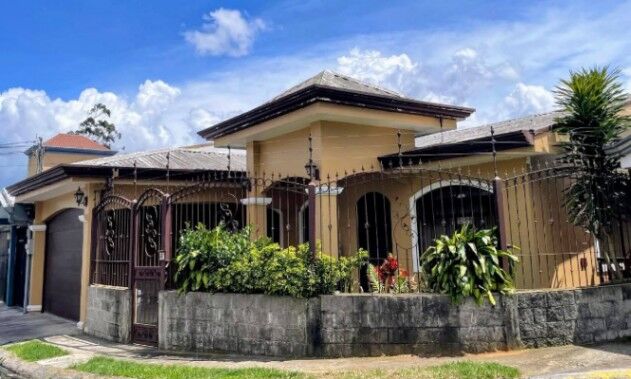 😍 Venta de Hermosa y Amplia Propiedad en Residencial Lankester Dulce Nombre, Cartago in Paraíso, Cartago — ₡ 92 000 000