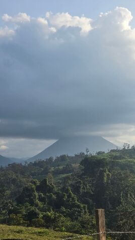 FINCA DE 350 HECTAREAS CON VISTA AL VOLCAN A 1HORA DE LA FORTUNA en La Fortuna, San Carlos, Alajuela — ₡ 1 400 000 000
