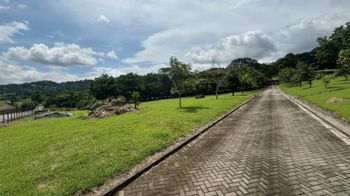 92,370m2 con casa de peon ideal para finca o urbanizar en Atenas, Alajuela — $2,771,100 - Foto 5 de 10