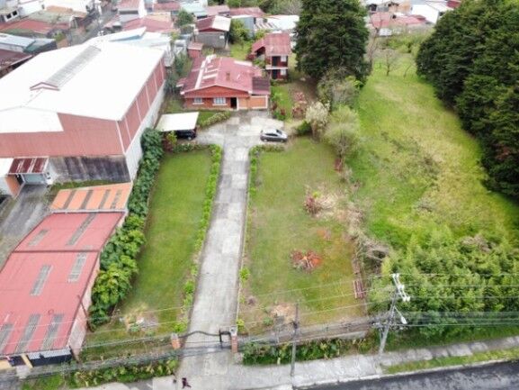 Venta de Casa + 2 APTOS en Coronado, San José. en Dulce Nombre de Jesús, Vázquez de Coronado, San José — $485,000