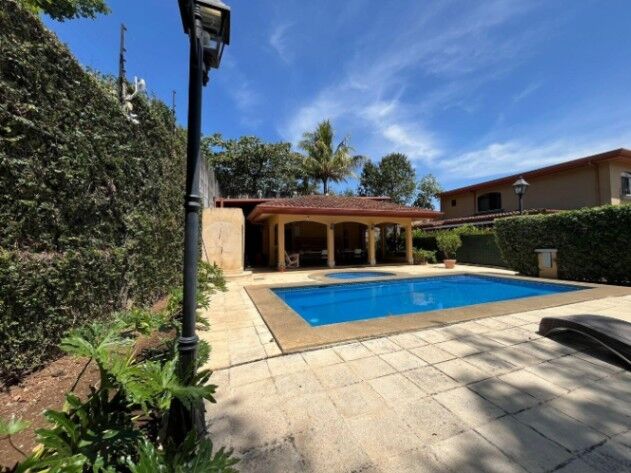 Venta de Encantadora Casa en Brasil de Mora / Mls. 26-1021 OFC JB in Colón, Mora, San José — $250,000