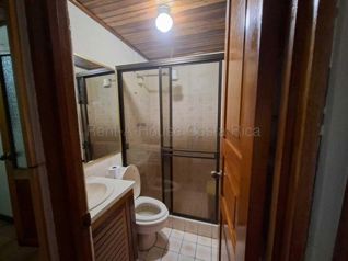 Alquiler de Casa en Escazú-San Antonio. RAH 27-938 in San Antonio, Escazú, San José — $1,000 - Photo 5 of 10