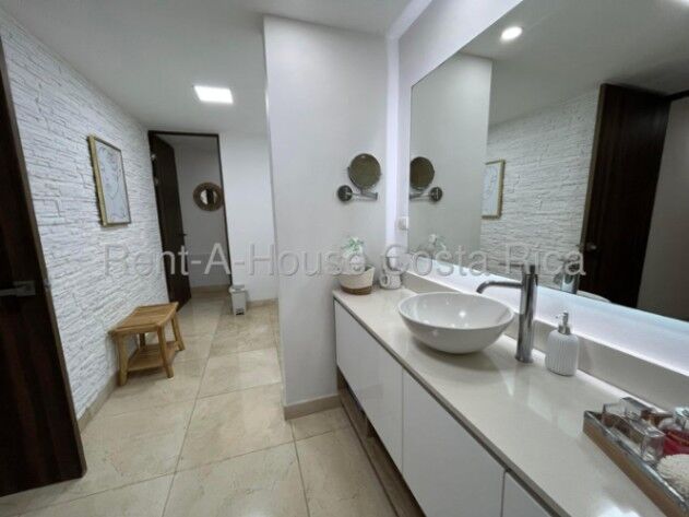 Venta de Casa en Escazú, San Antonio. RAH 26-1459 in San Antonio, Escazú, San José — $495,000