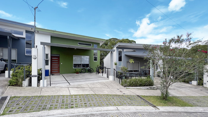 Se vende Casa en Condominio Barlovento, Tres Ríos, Cartago (FE). in Tres Ríos, La Unión, Cartago — $240,000