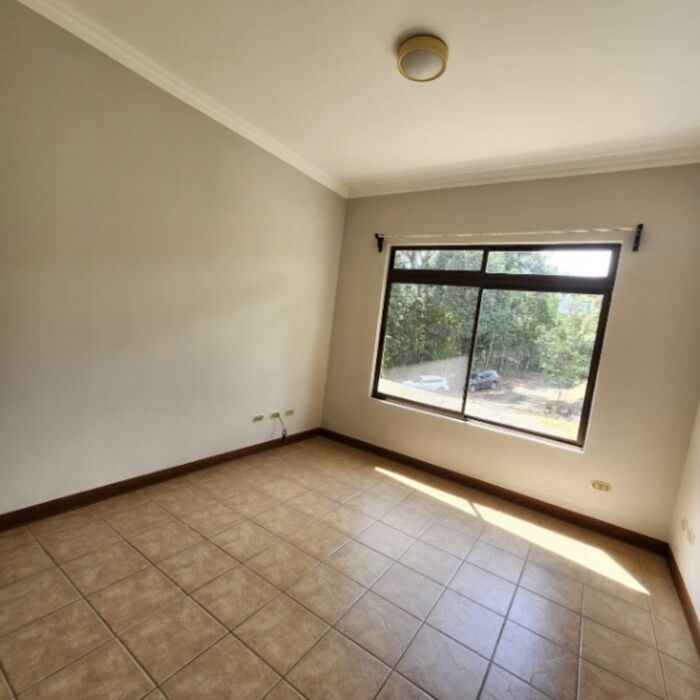 Casa de 3 cuartos en La Hermosa, Perez Zeledon.  en El General, Pérez Zeledón, San José — $299,999