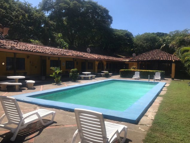 Oportunidad de inversión en playa para terreno de desarrollo y hotel en Puntarenas — $800,000 - Foto 2 de 23