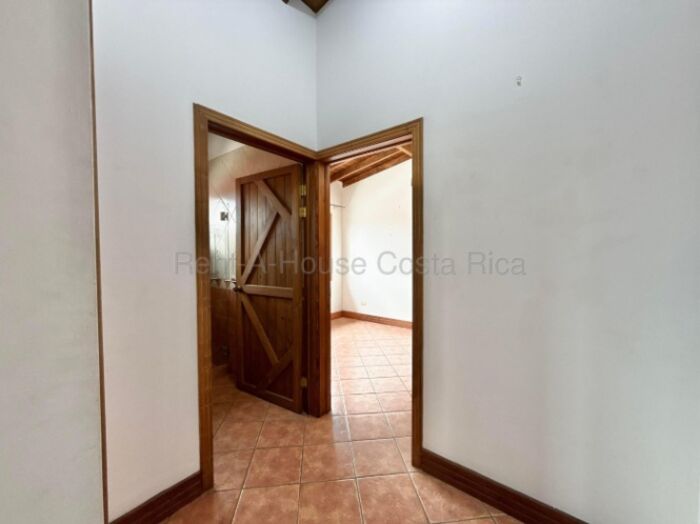 Se vende casa en San Francisco Heredia 26-1661 en San Francisco, Heredia — $250,000