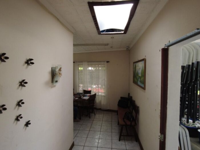 Venta de Magnifica Casa en San Pedro de Barva, Heredia / JB OFC Mls. 23-2021 en San Pedro, Barva, Heredia — $160,500
